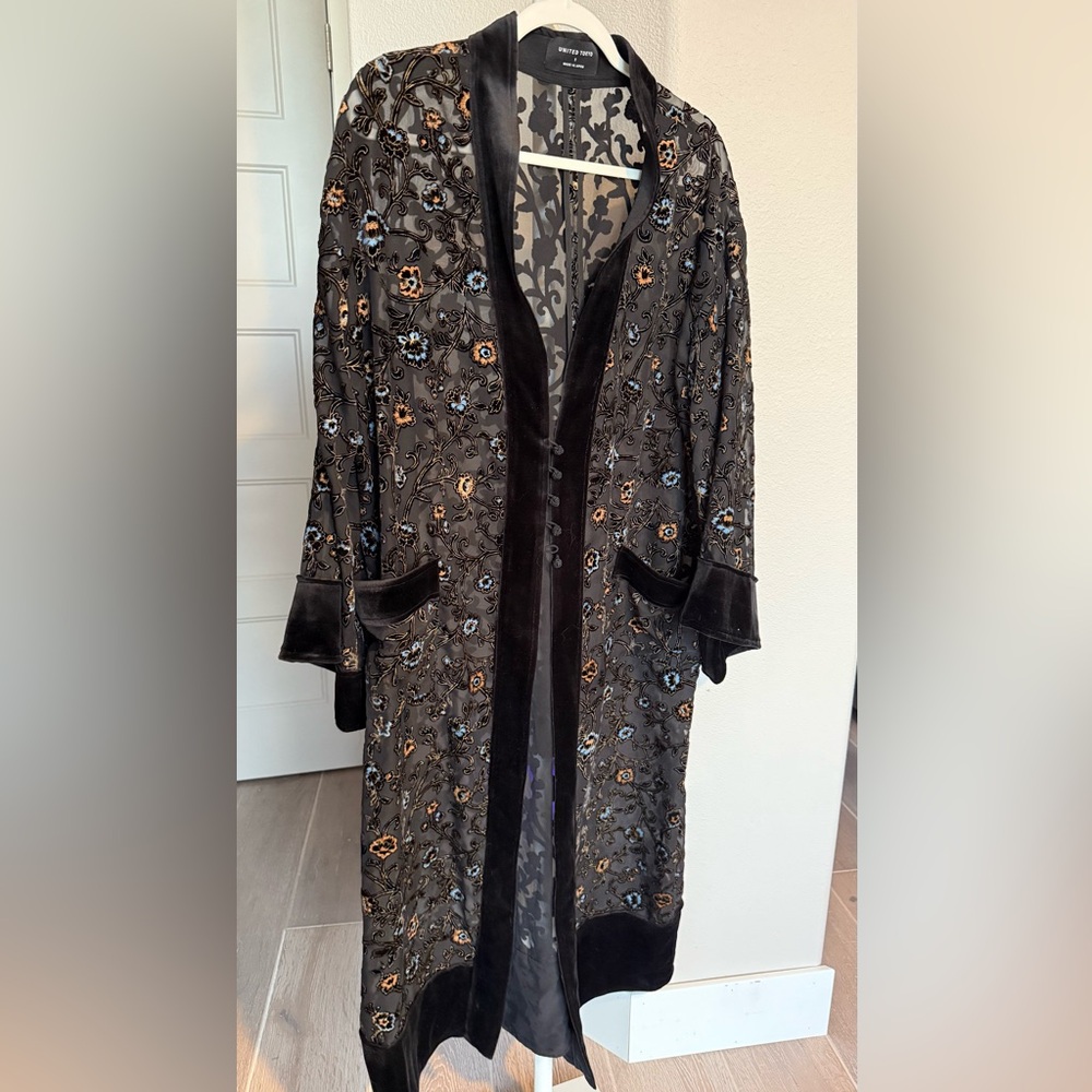 Elegant Black Floral Women's Robe
